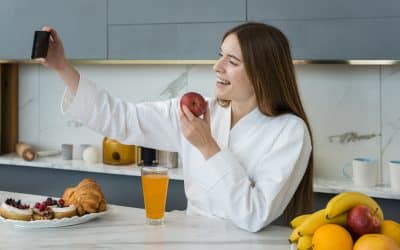 Whiten Your Teeth Naturally – 7 Foods and Drinks for a Healthier Smile